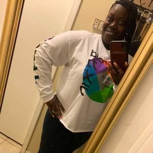 Meet your Posher, Cassandra